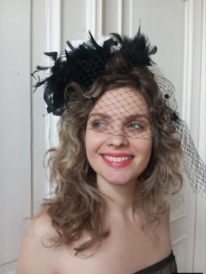 Sieviešu cepure no spalvām ar velūru